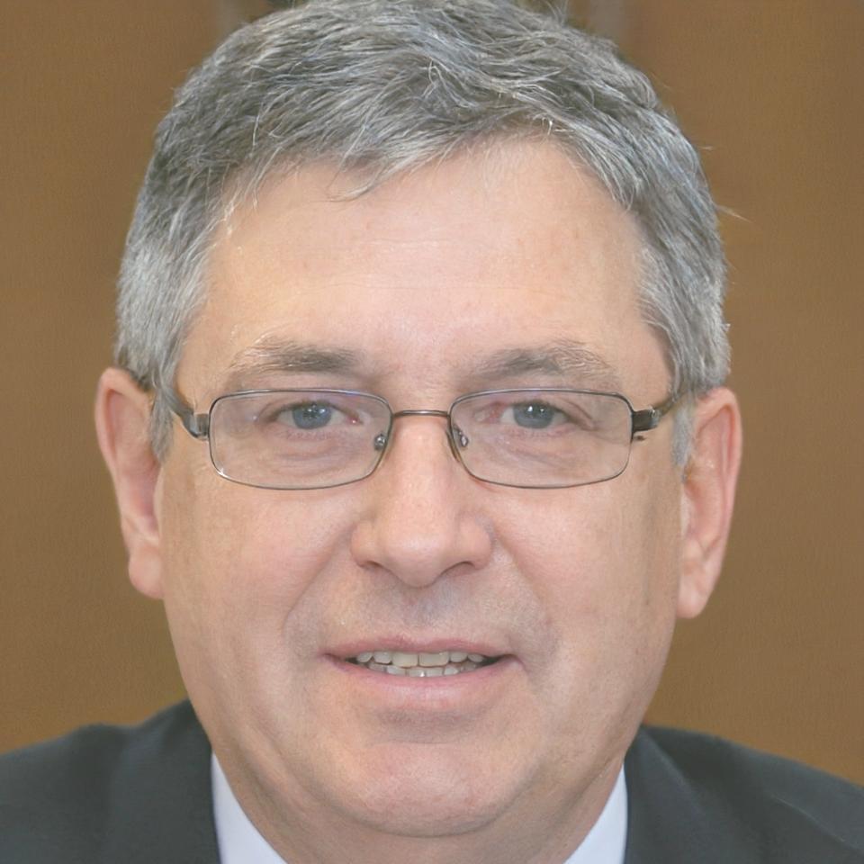 Linus Hartwell, Senior SEO Strategist and content marketing expert